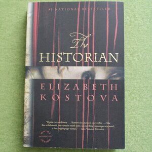 Paperback book: The Historian by Elizabeth Kostova